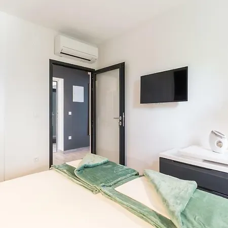 Alpha Apartment
