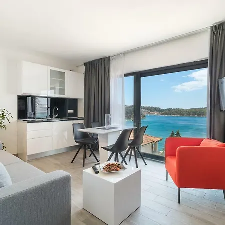 Alpha Apartment *