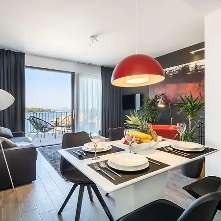 Alpha Apartment *