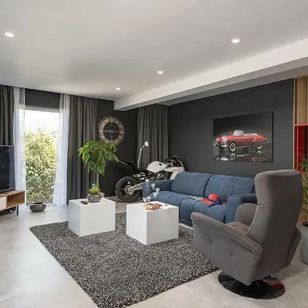 Alpha Apartment